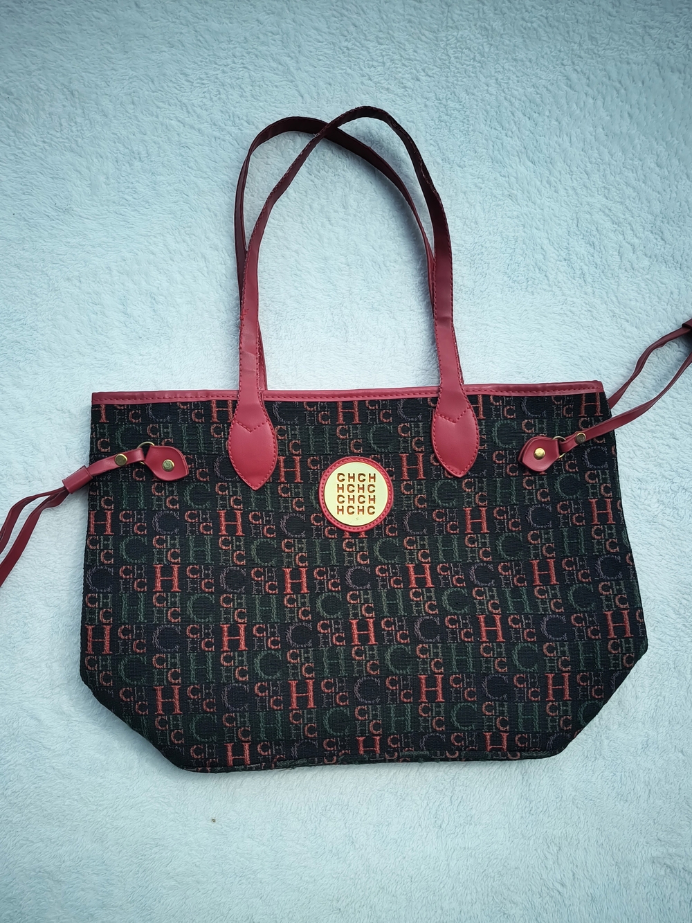 Signature Pattern Tote with Burgundy Trim